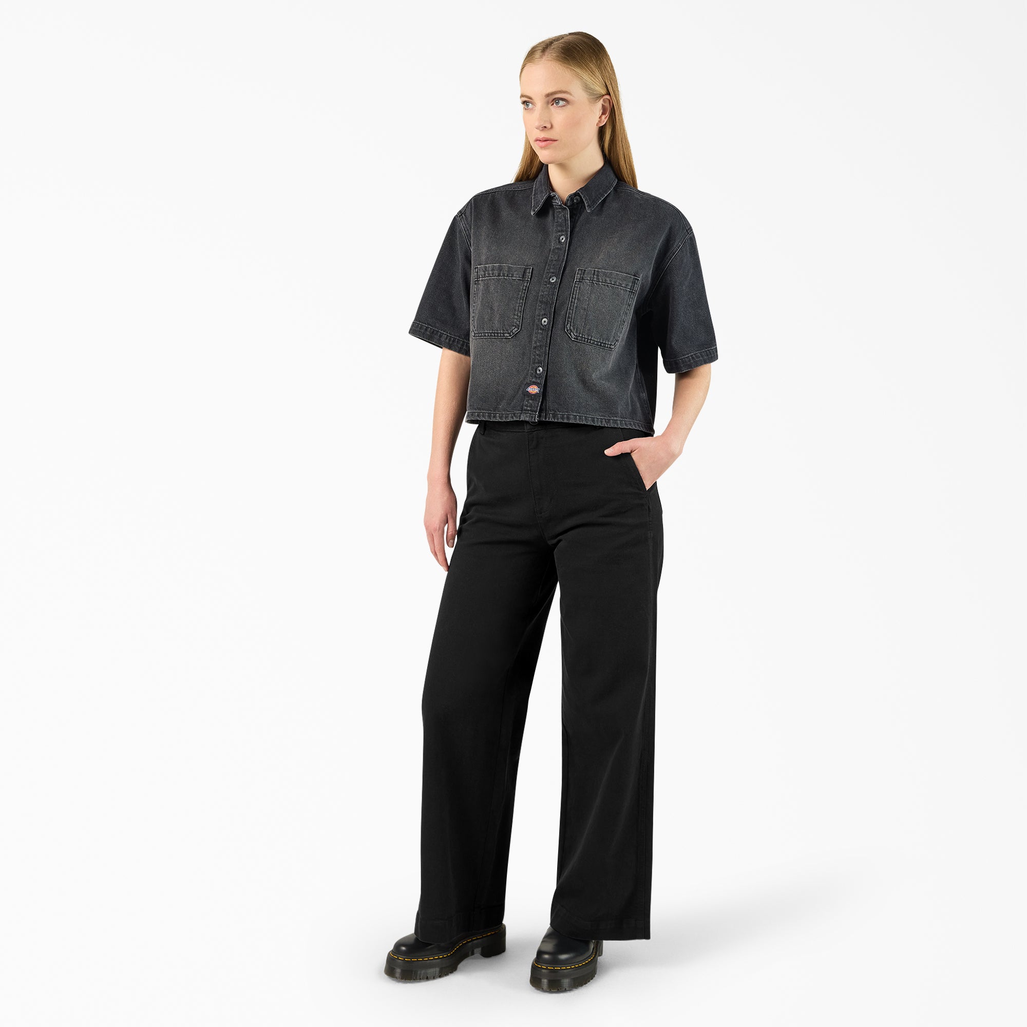 Women's Cropped Denim Work Shirt - Image 4