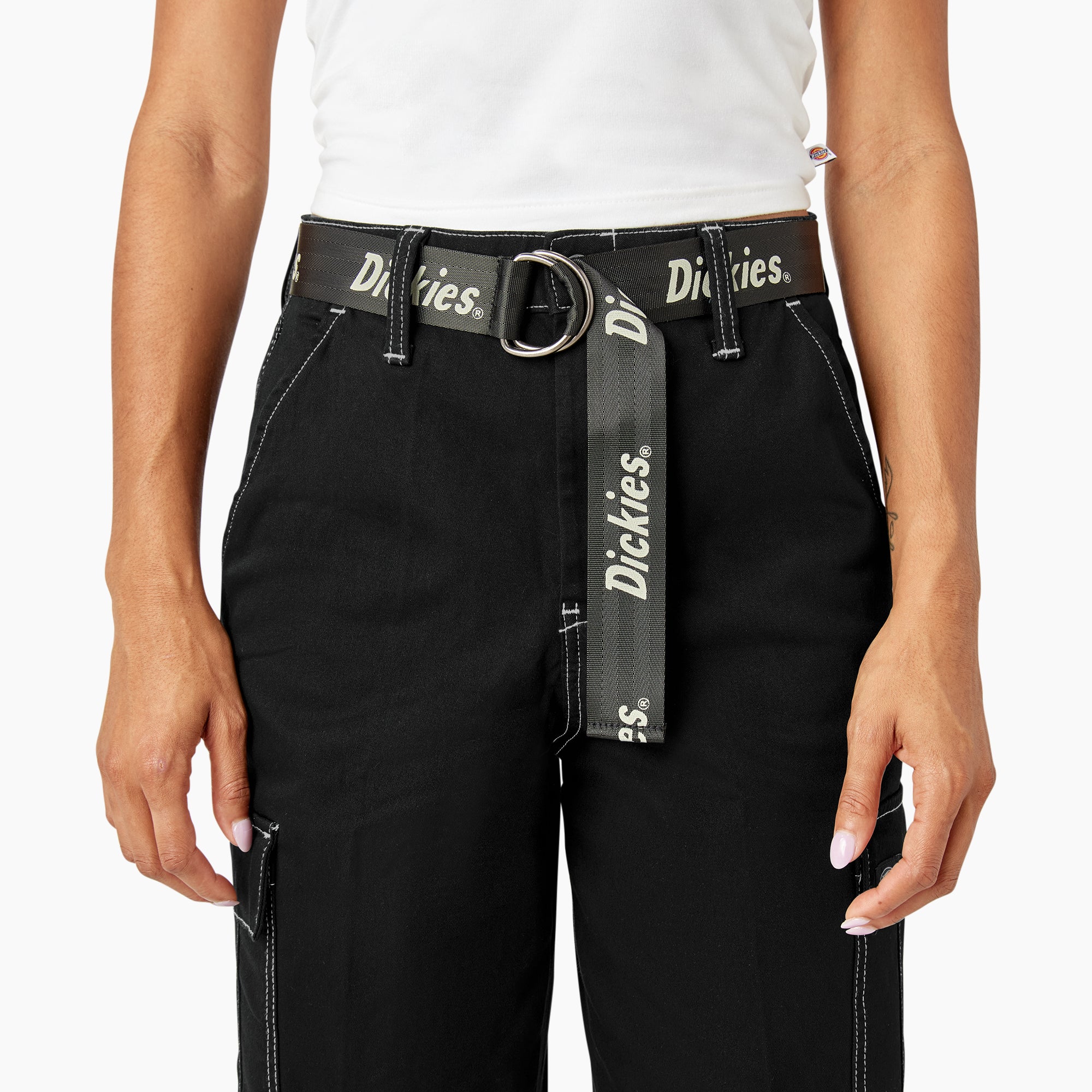 Women's Relaxed Fit Contrast Stitch Cropped Cargo Pants - Image 7
